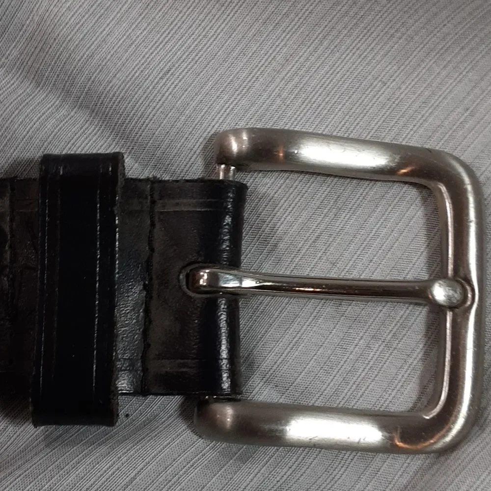 Unbranded size 32 black belt man made material